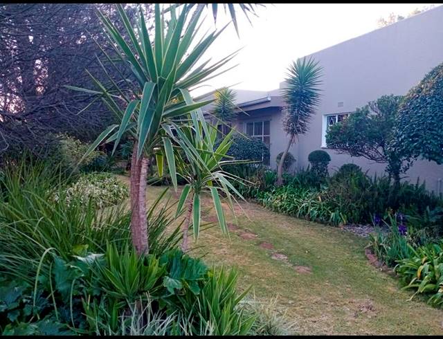 4 BEDROOM HOUSE FOR SALE IN FLORA GARDENS